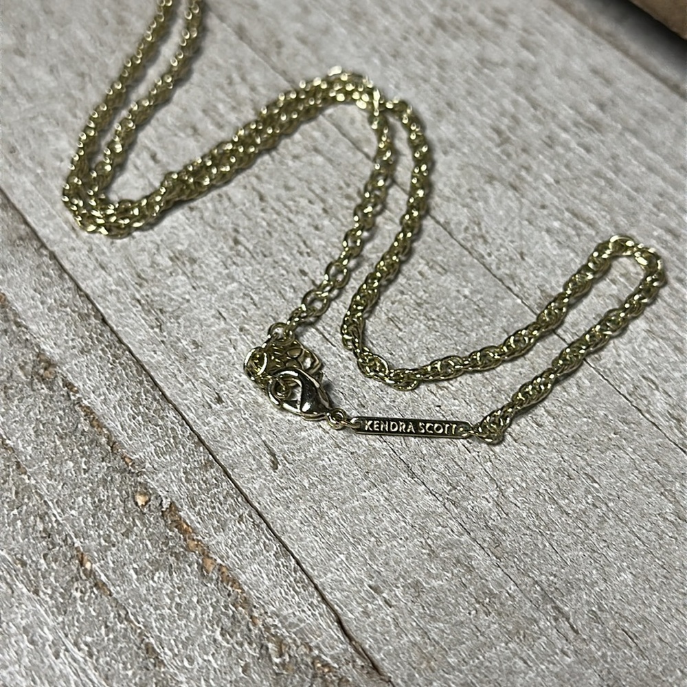 Kendra Scott euc Rae sig filigree design long gold pendant chain necklace - Picture 6 of 6